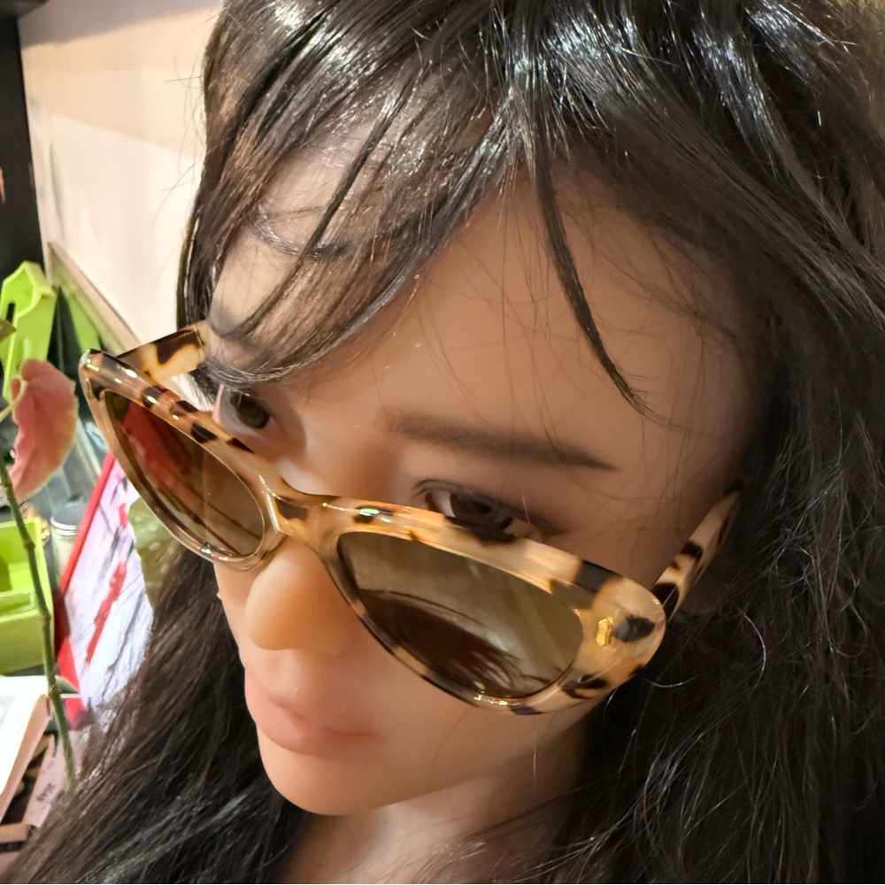 Tortoiseshell Cat-Eye Sunglasses - Brown Lenses - Picture 9 of 16